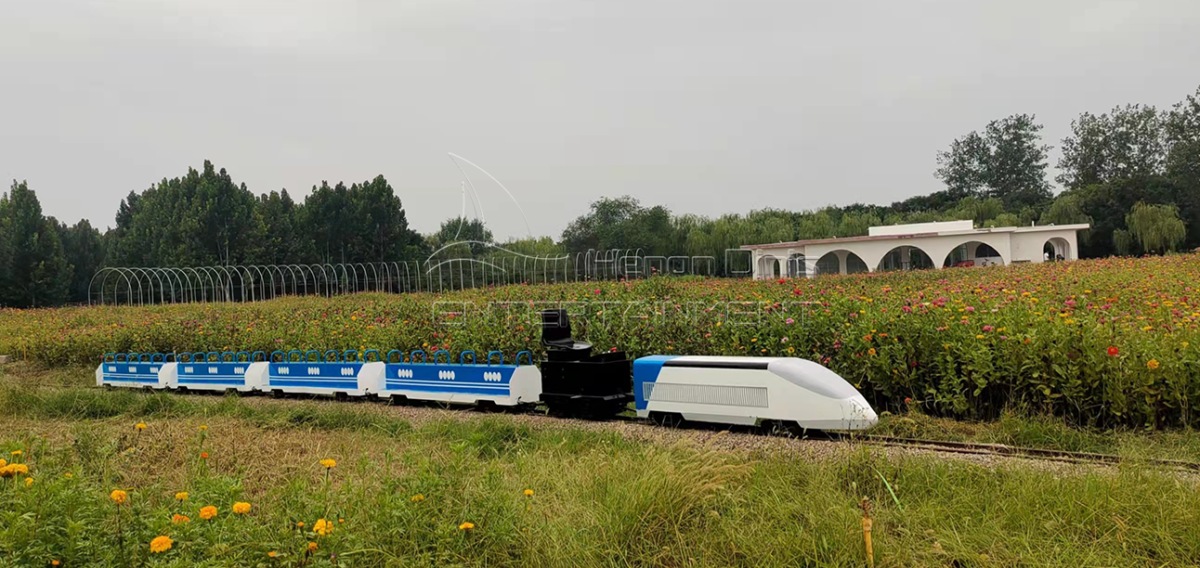 Tren turístico de pista con capacidad para 18 personas